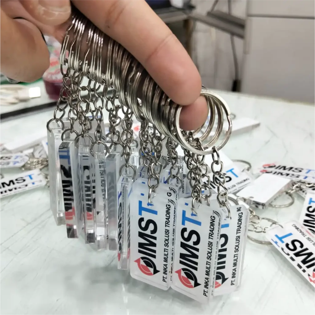 gantungan kunci akrilik